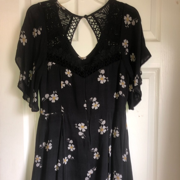 Fit and flare sleeved dress - Picture 2 of 2